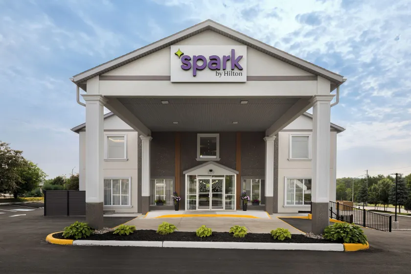 Spark By Hilton Woodstock - Image 1