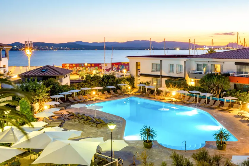 Best Western Plus Hôtel La Marina - Image 1