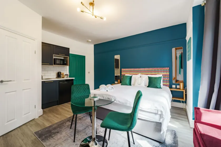 The Adelphi Aparthotel - Image 1