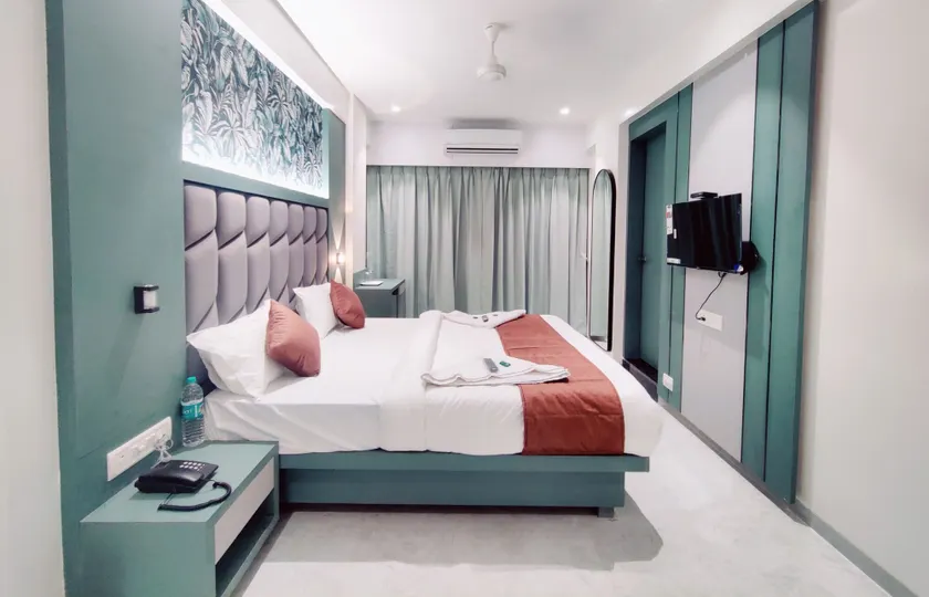 Hotel Everest Residency - Image 1