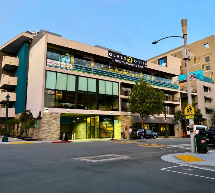 Porto Vista Hotel In Little Italy - Image 1