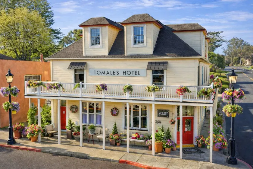 Tomales Hotel, Minutes from Dillon Beach - Image 1