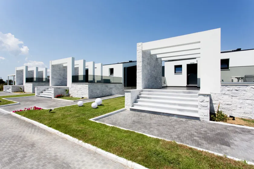 Crystal villas & suites - Image 1