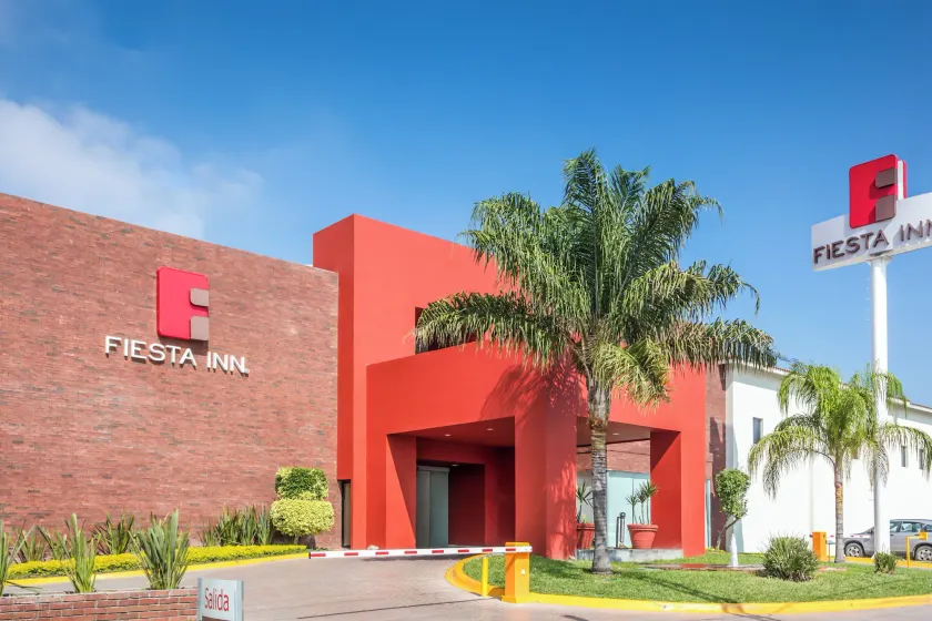 Fiesta Inn Monterrey la Fe - Image 1