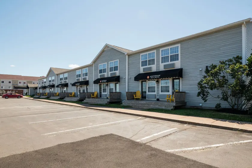 Amsterdam Inn & Suites, an Ascend Collection Hotel - Image 1
