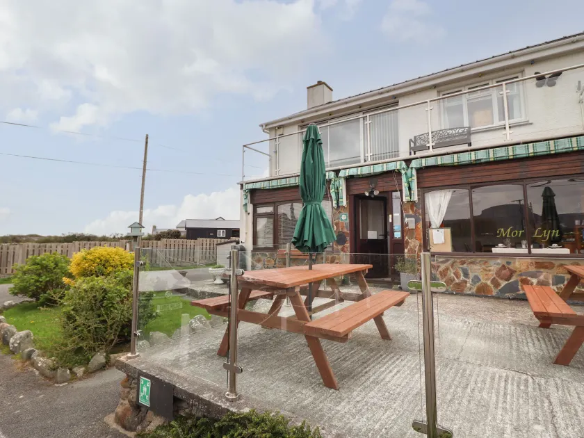 Morlyn Guest House Apartment - Image 1