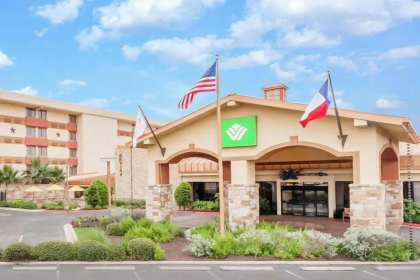 Wyndham Garden Hotel Austin - Image 1
