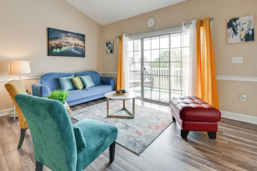 Charming Condo w/ Balcony, 1 Mi to UNC Charlotte! - Image 1