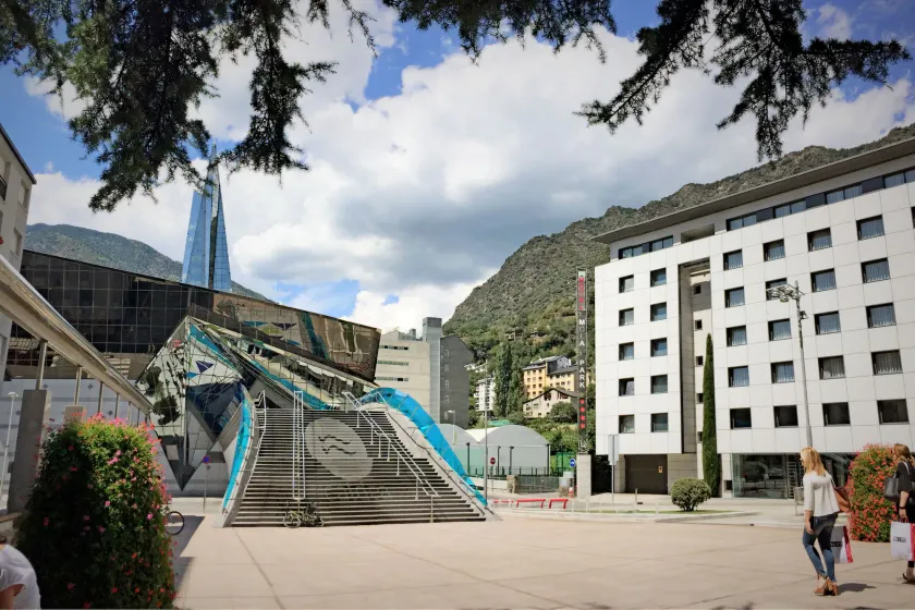 Yomo Mola Park - Image 1