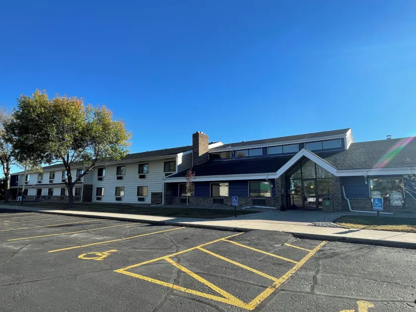AmericInn by Wyndham Worthington - Image 1