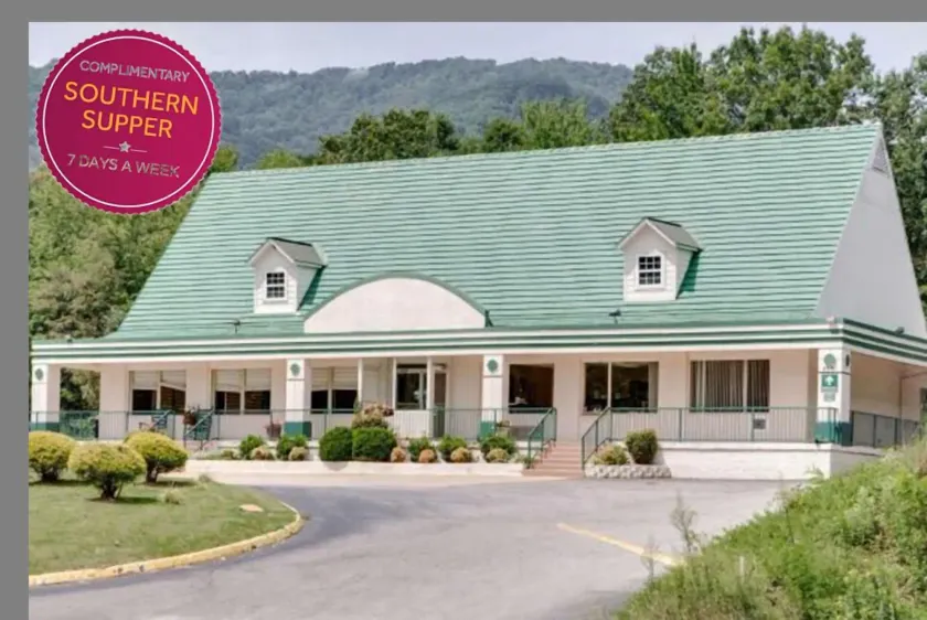 Days Inn by Wyndham Asheville West - Image 1