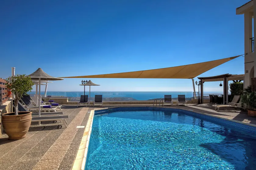 Hill View Hotel Apartments - Image 1