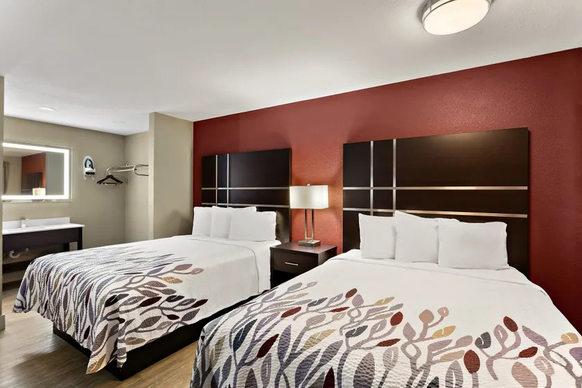Red Roof Inn Redding - Image 1