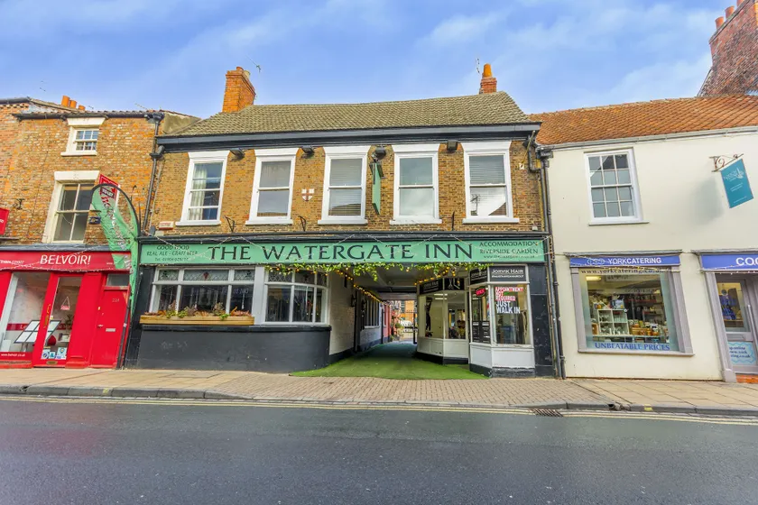 The Watergate Inn - Image 1