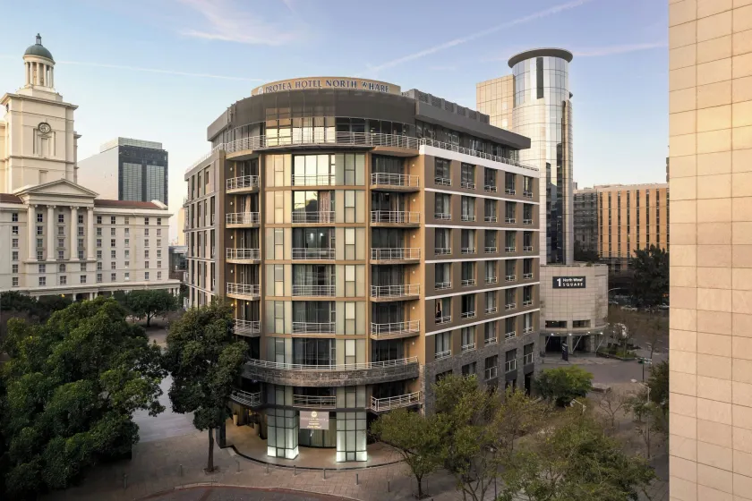 Protea Hotel by Marriott Cape Town North Wharf - Image 1