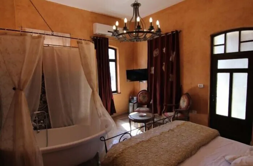 Atelier Luxury Rooms - Image 1