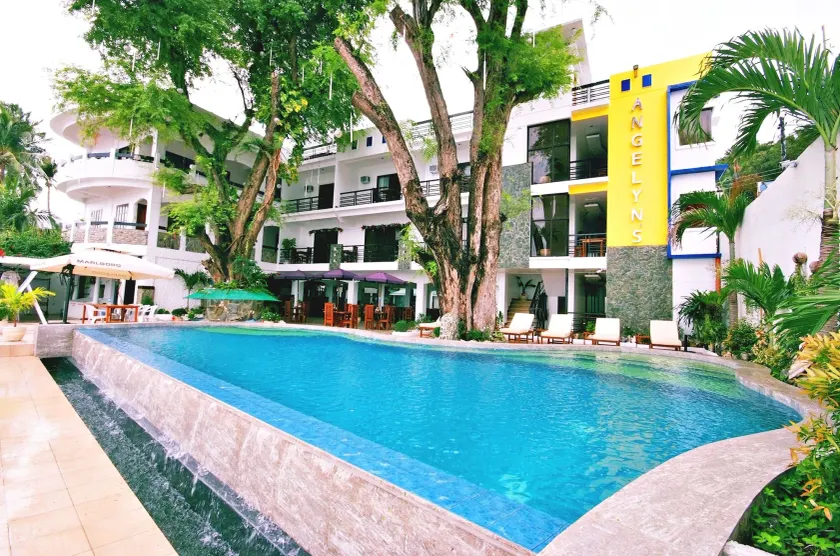 Angelyn's Dive Resort - Image 1