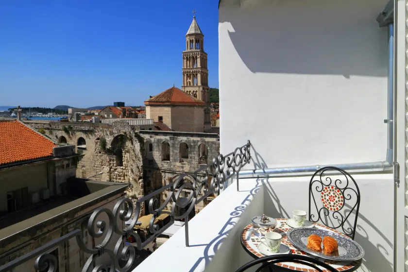 La Porta Luxury Rooms - Image 1