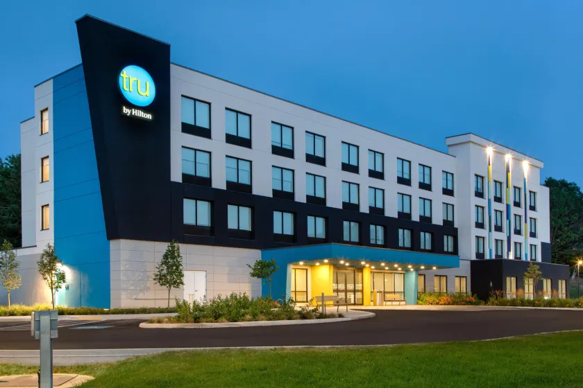 Tru By Hilton Gananoque, On - Image 1