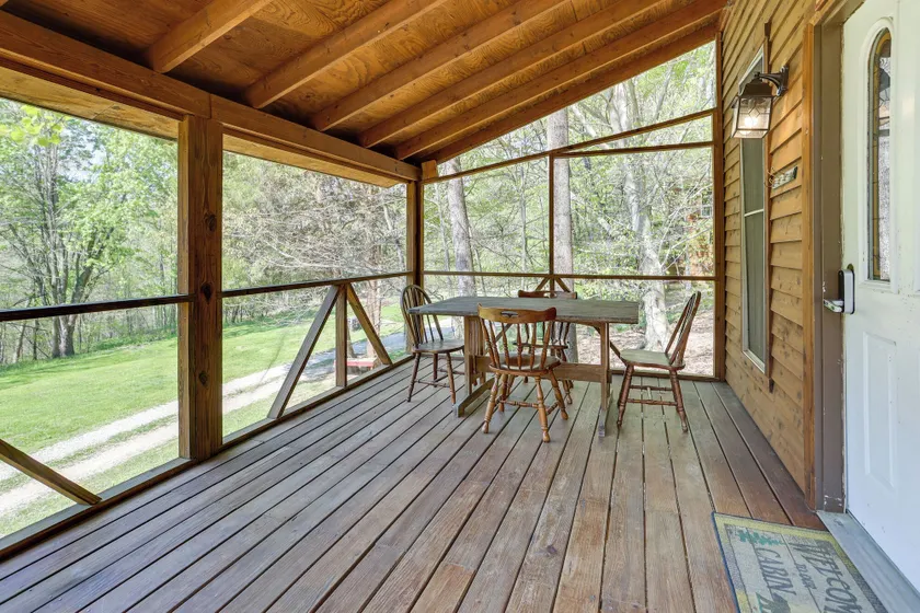 Idyllic Southern Indiana Cabin Near Patoka Lake! - Interiör