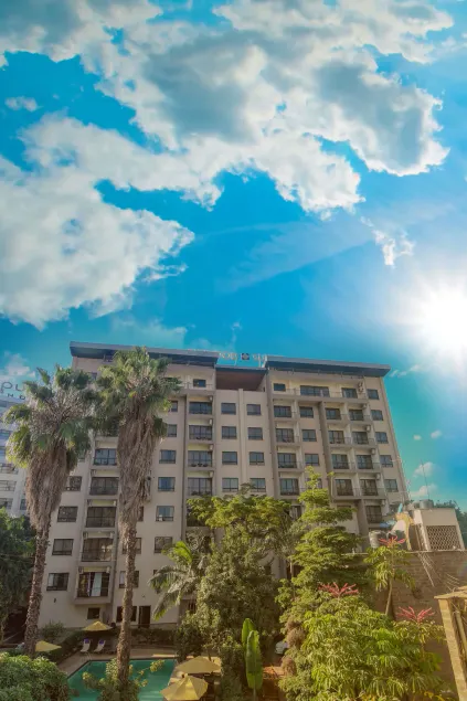 Bidwood Suite Hotel, Opposite Sarit Centre - Image 1