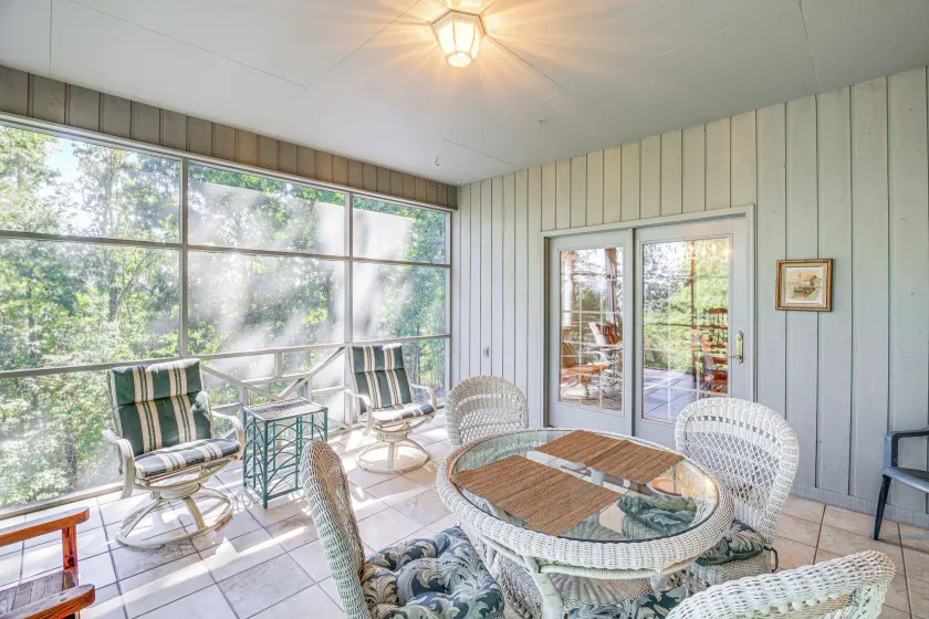 Spacious Home w/ Hiking Trail Access in Bristol! - Image 1