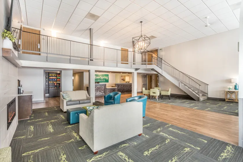 EverSpring Inn and Suites - Image 1