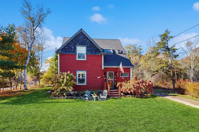 4BR House w/ Kitchen, Jetted Tub, Wifi + gas Grill - Image 1