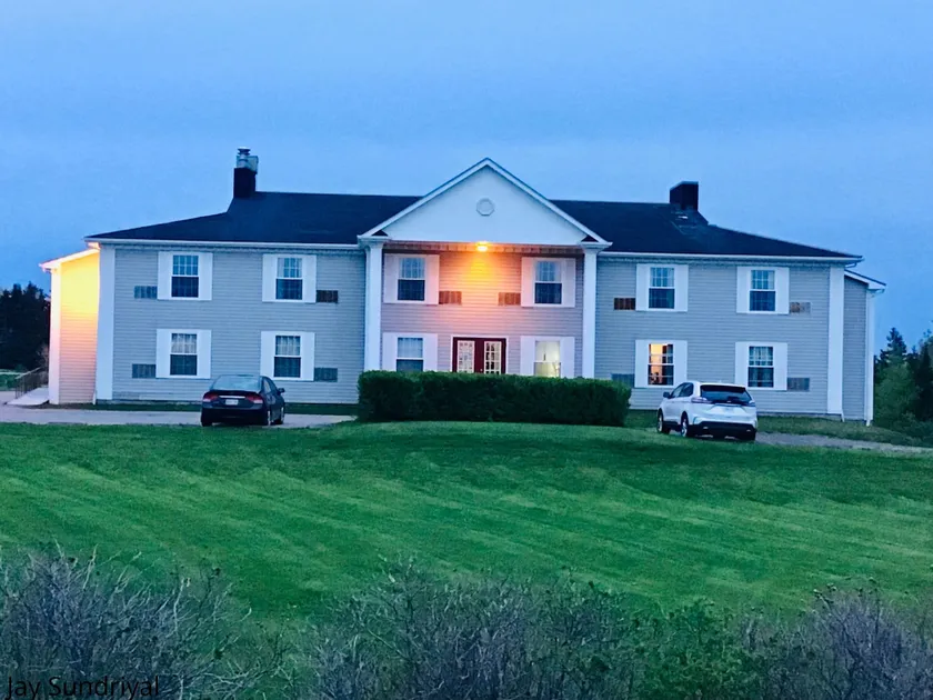 Rollo Bay Inn - Image 1