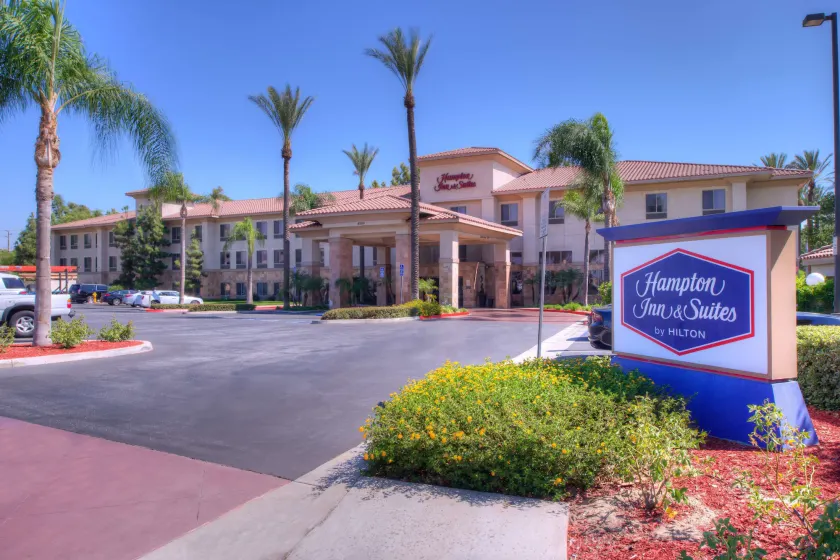 Hampton Inn & Suites Ontario - Image 1