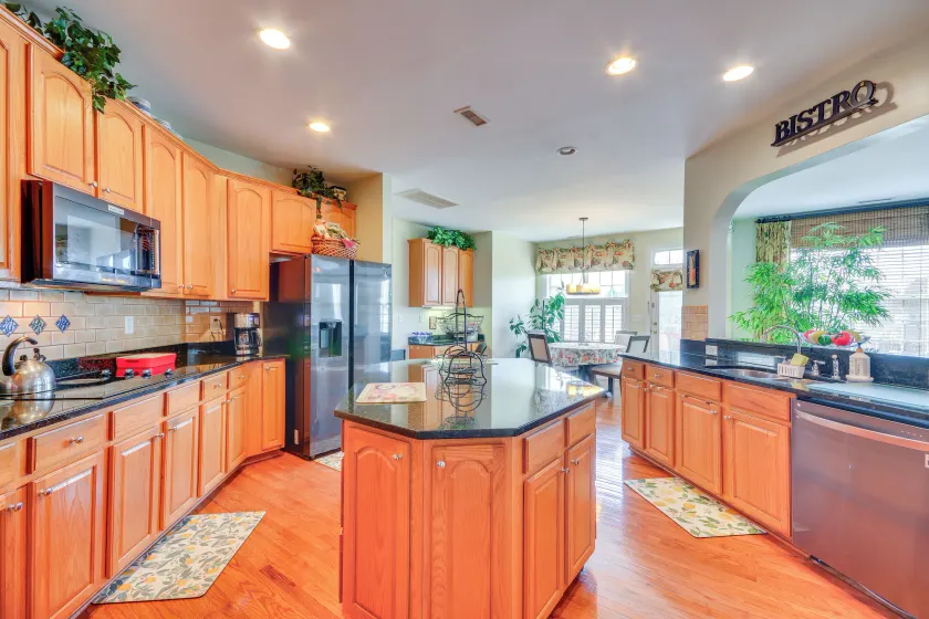 10 Mi to Dtwn Greensboro: Family Gem w/ Yard - Innvendig