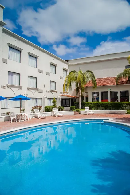 Fiesta Inn Express Monclova - Image 1