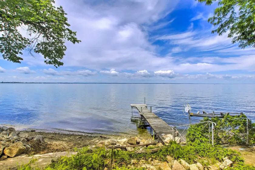 Spacious Waterfront Retreat Near UW-Green Bay - Image 1