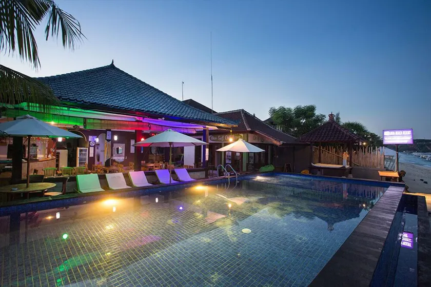 Linda Beach Hotel - Image 1