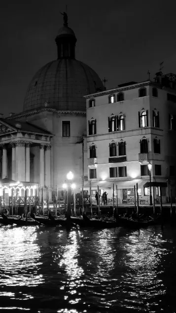 Hotel Antiche Figure - Image 1