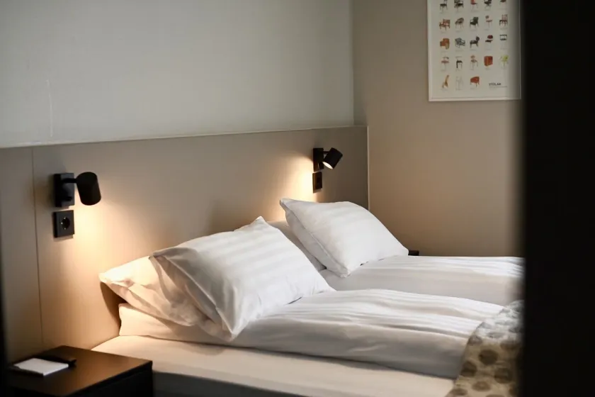 Hotel Local 101 - Image 1
