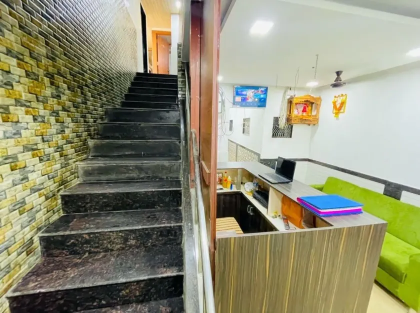 HOTEL RADHA PALACE - Reception