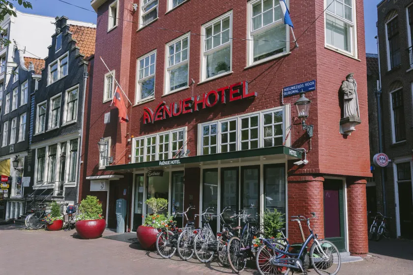 Avenue Hotel - Image 1