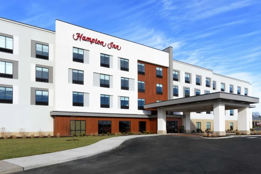 Hampton Inn O'Fallon - Image 1