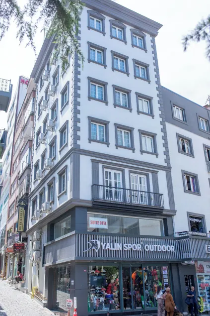 Mell City Suite Hotel - Image 1
