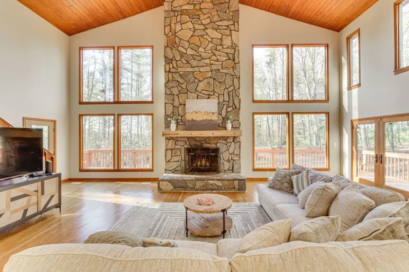 Secluded Blue Ridge Retreat on 4 Acres! - Image 1
