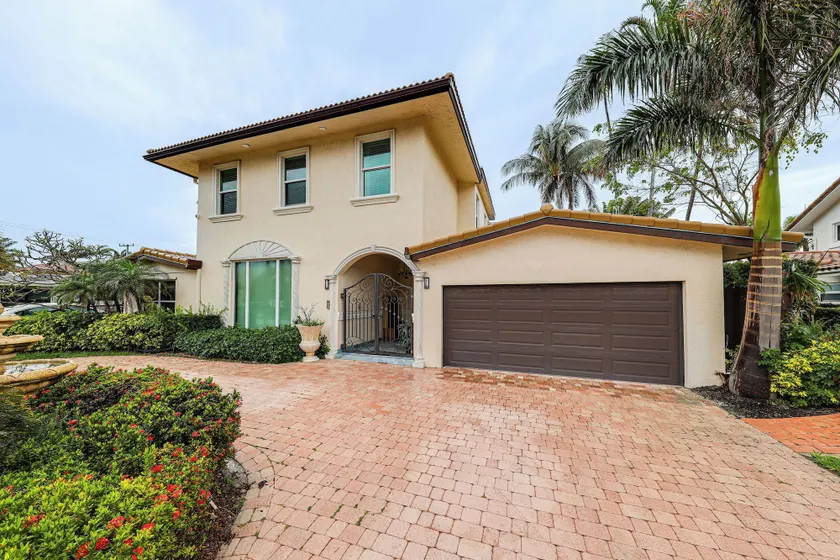 Pool & Home Theater: Lighthouse Point Home! - Image 1