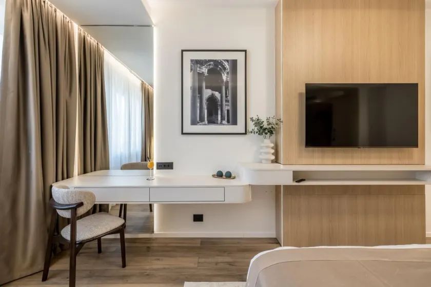 Hotel Atrium - Image 1