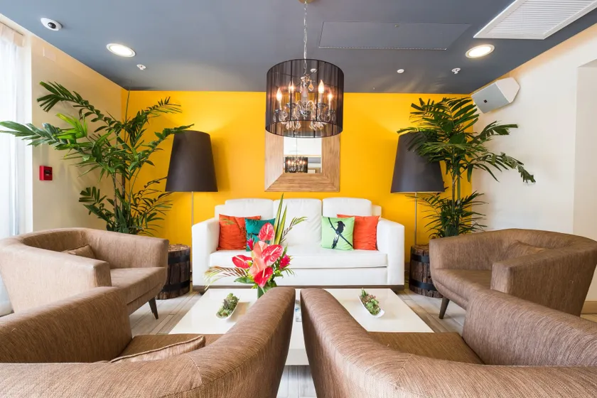 VIVE Hotel Waikiki - Image 1