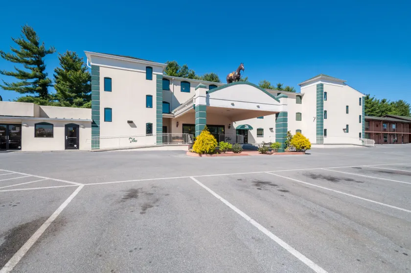 Rodeway Inn & Suites Charles Town - Image 1