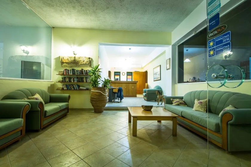 Mediterranean Hotel & Apartments - Salottino della hall