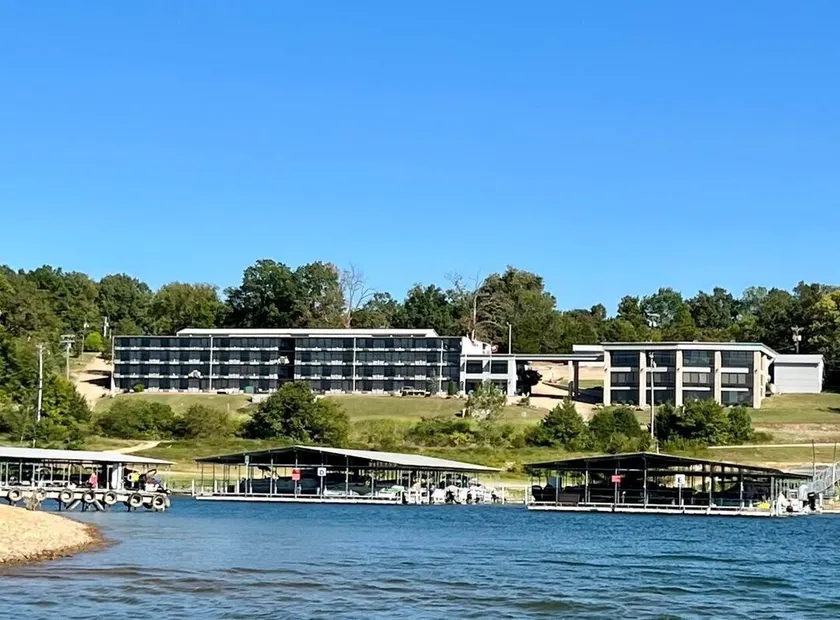 Lake Norfork Resort - Image 1