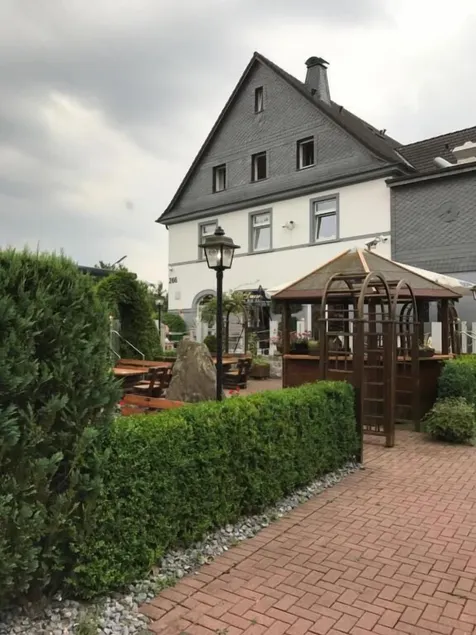 Hotel Daun - Image 1