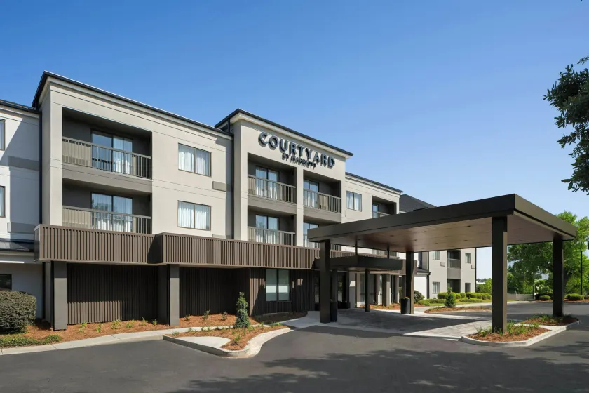 Courtyard by Marriott Valdosta - Image 1