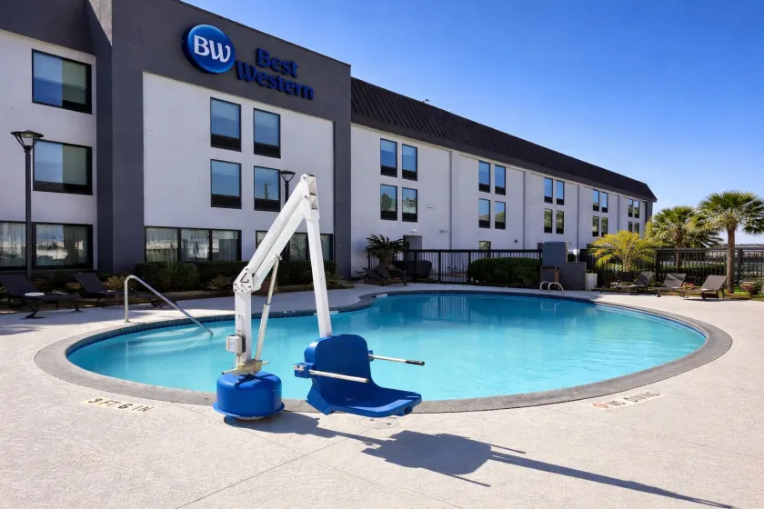 Best Western Cy-Fair - Image 1